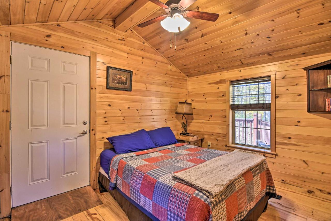Rural Cabin Hideaway With Fire Pit And Mtn Views! Parsons Exterior photo